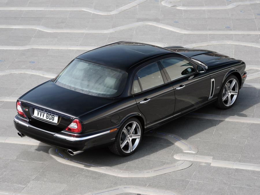  Jaguar XJR Portfolio 2006 года  (UK) (фото 14 из 23)